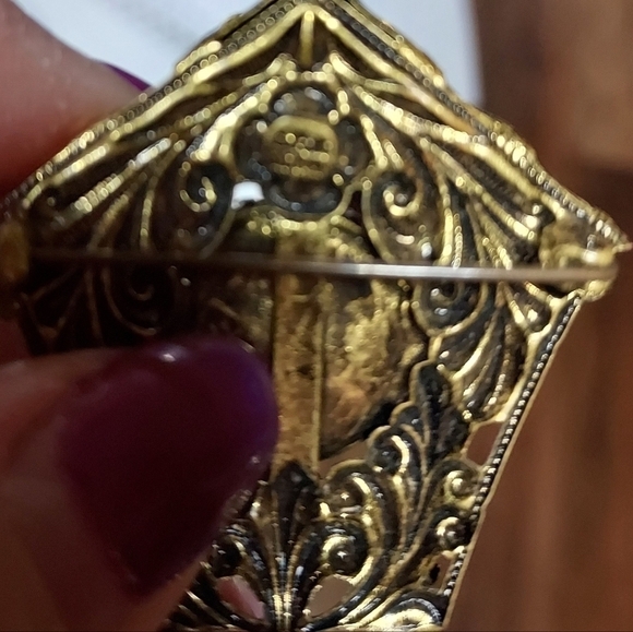 Vintage 40"s brass and glass face cuckoo clock Brooch pin Czech Slovakic - Picture 10 of 10